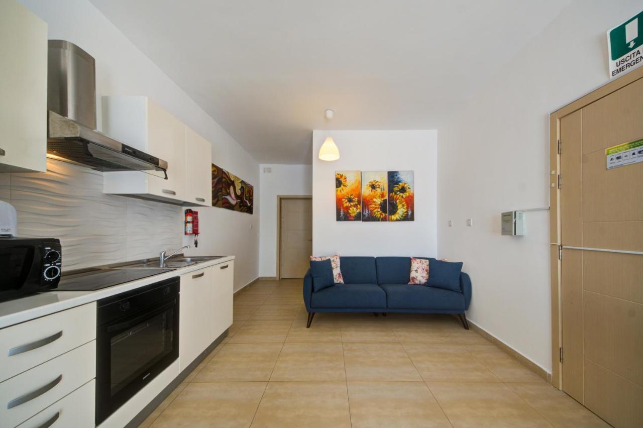 2 Bedroom Apts And Penthouse Close To Bugibba Promenade By Shortletsmalta Appartamento